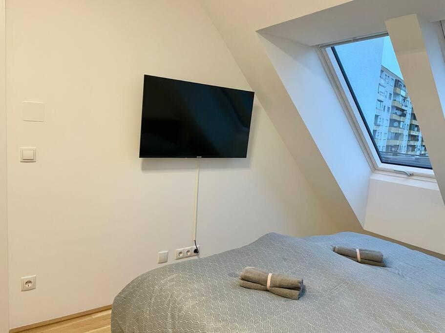 Rooftop Modern With Free Parking Apartment Wien
