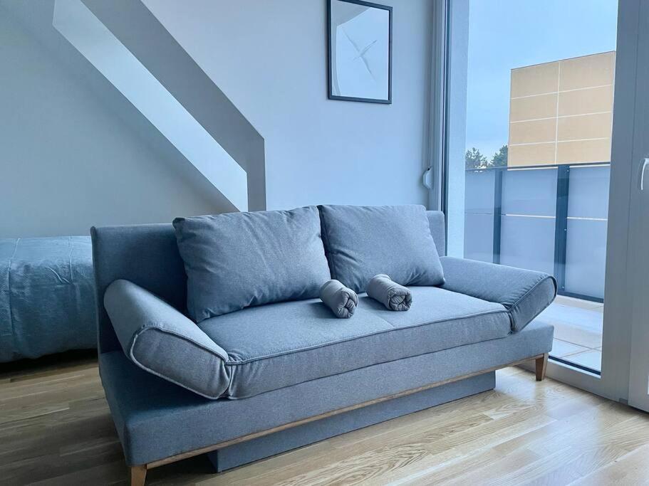 Rooftop Modern With Free Parking Apartment *